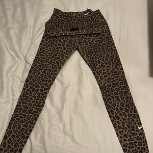 New Size medium Nike leopard print Leggings and Bra